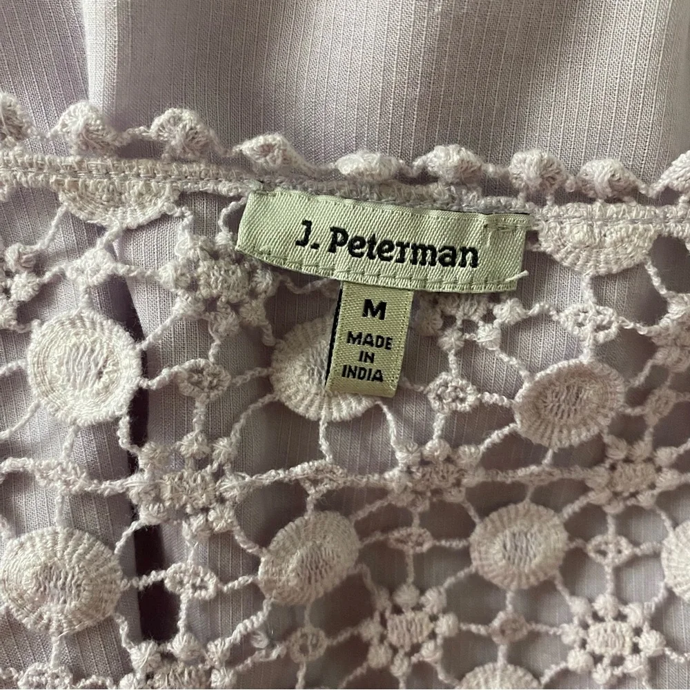 J. PETERMAN TOP BLOUSE TUNIC PALE PURPLE FLORAL LACE ACCENT 3/4 SLEEVE Size M